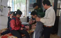Cứu sống ngư dân lên cơn động kinh tự nhảy xuống biển