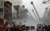 Mỹ: Nổ lớn đánh sập hai tòa nhà ở New York