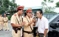 Đà Nẵng ra quân kiểm tra nồng độ cồn ngày đầu năm dương lịch 2015