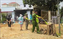 Cưa đạn pháo 105 ly, người đàn ông chết tại chỗ