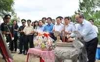 Đồng chí Nguyễn Thiện Nhân dâng hương Đại tướng Võ Nguyên Giáp