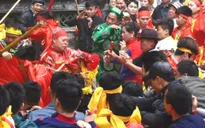 Ứng xử như thế nào tại lễ hội là đúng?
