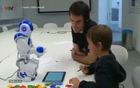Robot luyện chữ cùng bé