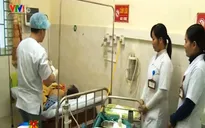 Đắp lá chữa bệnh: Hậu quả khôn lường
