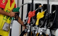 Giá dầu tiếp tục giảm trước thông tin dự trữ dầu tại Mỹ tăng