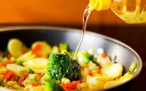Cân đối hợp lý tỷ lệ mỡ động vật và dầu thực vật trong bữa ăn hàng ngày