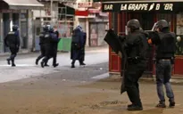 Đấu súng ác liệt giữa cảnh sát và nghi phạm khủng bố ở Paris