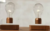 Thắp sáng bóng đèn không cần ổ điện
