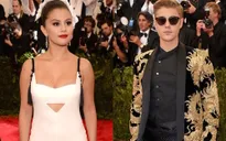 Selena tránh mặt Justin tại Met Gala 2015