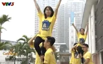 Học sinh trường Amsterdam thích thú chơi cheerleading