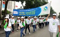 Đi bộ quanh Hồ Gươm hưởng ứng "Hành trình năng lượng xanh"