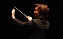 Đắm mình vào những bản giao hưởng bất hủ với nhạc trưởng Kanako Abe