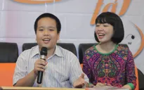 "Thần đồng" Đỗ Nhật Nam và bố mẹ cùng giới thiệu sách