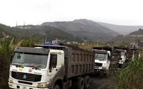 Xe quá tải ngang nhiên hoạt động tại Quảng Ninh