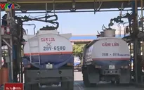 Xe bồn 'nhái' Petrolimex gian lận xăng dầu
