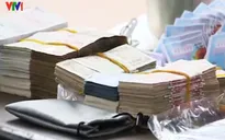 Dịch vụ đổi tiền lẻ “chui” tăng giá “cắt cổ”