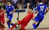 Mạc Hồng Quân phải bó bột sau trận thua Thái Lan