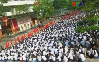 Khai giảng năm học mới tại Hà Nội: Gọn nhẹ và vui tươi