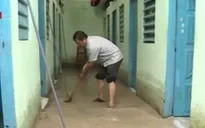 Đồng Nai: Người dân vất vả chạy lụt giữa lòng thành phố