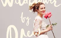 Drew Barrymore vẫn xấu hổ về cuốn sách phát hành 20 năm trước