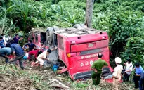 Xe khách rơi xuống vực sâu: 1 người chết, 7 người bị thương