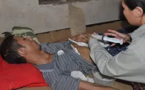Bố ung thư giai đoạn cuối bất lực nhìn con phải nghỉ học giữa chừng