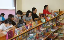 Cà phê sách Đông Tây hấp dẫn giới trẻ