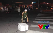 Cửu vạn chợ Long Biên oằn lưng kiếm sống mưu sinh