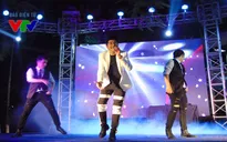 Noo Phước Thịnh "thổi lửa" đêm Gala chào Tân sinh viên 2015