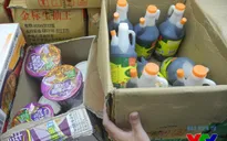 Hàng tấn thực phẩm nhập lậu từ Trung Quốc tràn về Việt Nam dịp Tết Trung thu