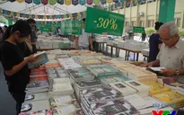 Choáng ngợp giữa biển sách trong Ngày hội sách 2015