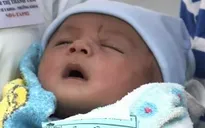 Sự sống sót kỳ diệu của bé trai bị dao đâm xuyên não