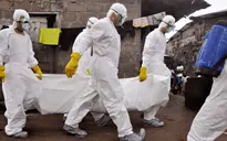 WHO: Đã có 8.235 người tử vong vì Ebola