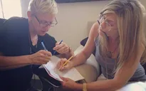 Ellen DeGeneres chia sẻ về đám cưới bí mật của Jennifer Aniston