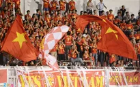 Khán giả ngây ngất với bữa tiệc bóng đá của U21 HAGL và U21 Việt Nam