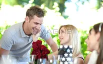 7 hành động khiến bạn yêu chàng nhiều hơn