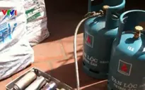 Thu giữ hơn 700 bình gas mini sang chiết trái phép