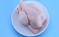 Anh: Các siêu thị ngăn cản việc loại bỏ vi khuẩn nguy hiểm trong thịt gà