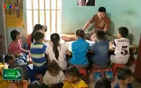 Lớp học đặc biệt của thầy giáo tật nguyền