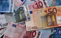 Eurozone chính thức rơi vào giảm phát