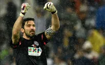 Buffon vinh danh Messi, gạch tên C.Ronaldo ở "Đội hình trong mơ"