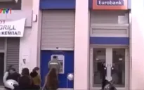 Người dân lo ngại Hy Lạp có thể rời khỏi Eurozone