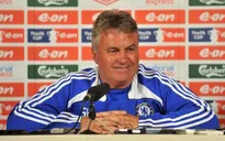 Guus Hiddink đã tới London để chuẩn bị dẫn dắt Chelsea