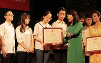 Hải Phòng: Khen thưởng học sinh, sinh viên xuất sắc năm học 2014 - 2015