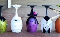 Tự làm chân đế nến kiểu Halloween