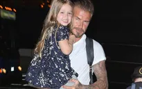 Cô út Harper nũng nịu trong vòng tay Becks