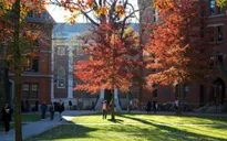 Bán tài liệu tham khảo, trường Harvard thu 200 triệu USD/năm