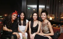 Lan Khuê "đọ sắc" cùng Hoa hậu thế giới Ivian Sarcos