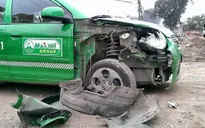 Hà Nội: Xe ô tô đi ngược chiều gây tai nạn liên hoàn