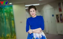Á hậu Tú Anh rạng rỡ khoe nụ cười ngọt ngào